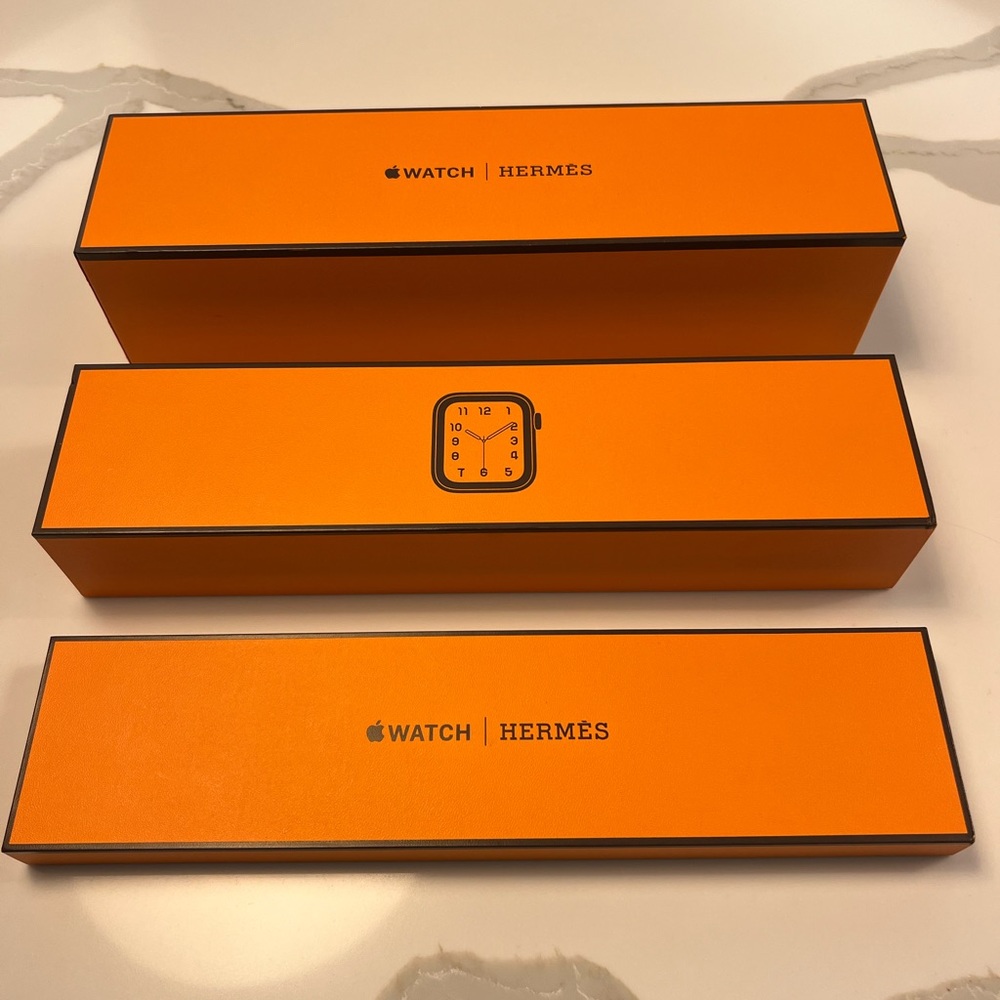 Apple Watch Hermès Series 6 40mm Sp Blk Stainless Noir D Tour CEL